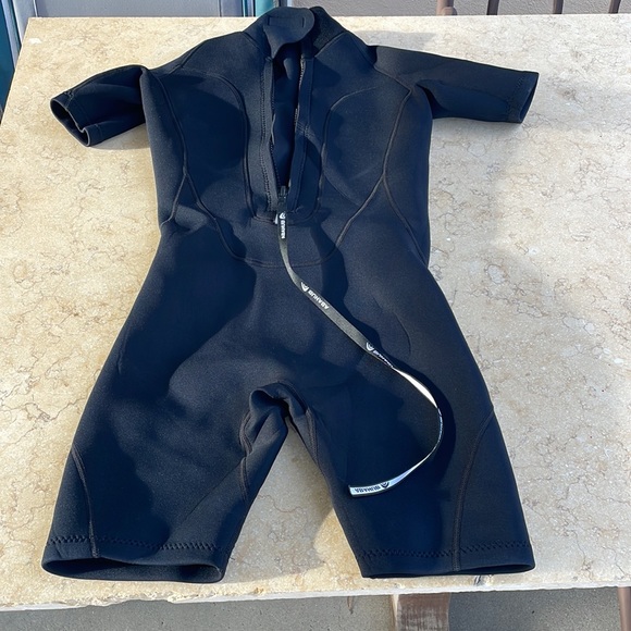 black abahub wet suit - Picture 4 of 5